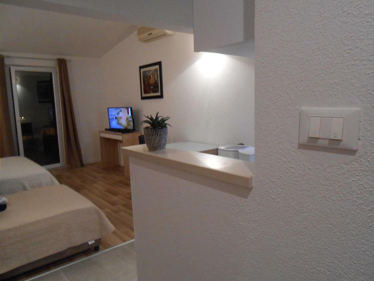 Apartments Nina M บาชกาโวดา ภายนอก รูปภาพ