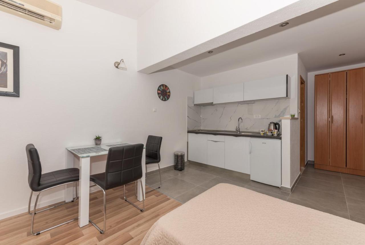 Apartments Nina M บาชกาโวดา ภายนอก รูปภาพ
